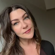 Lori-AnneVictoria avatar